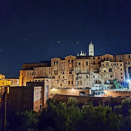 Casa Del Bravo - Camera Signorile '800 Sugli Antichi Orti Senesi Pensión